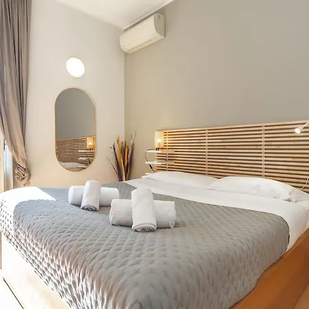 Daire Youhosty - Arco Della Pace