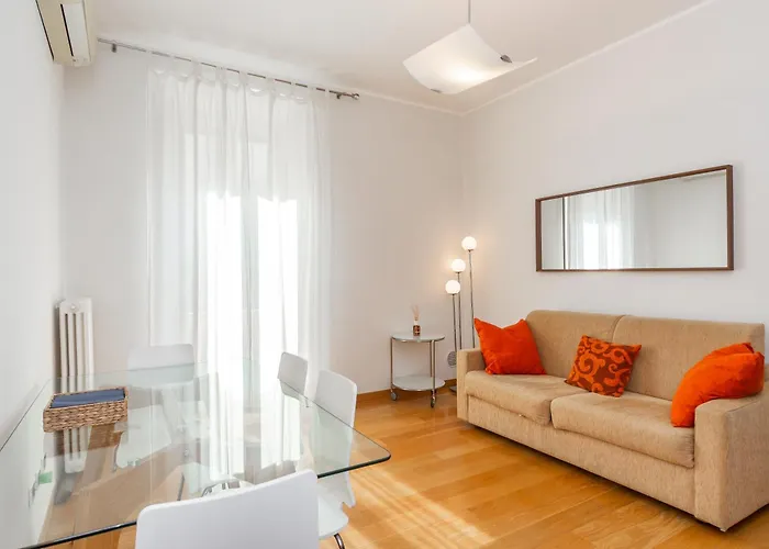 Youhosty - Arco Della Pace Apartment