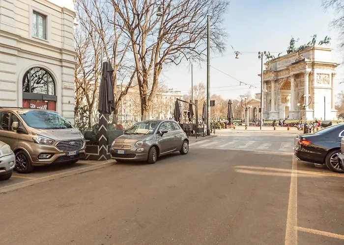Youhosty - Arco Della Pace *