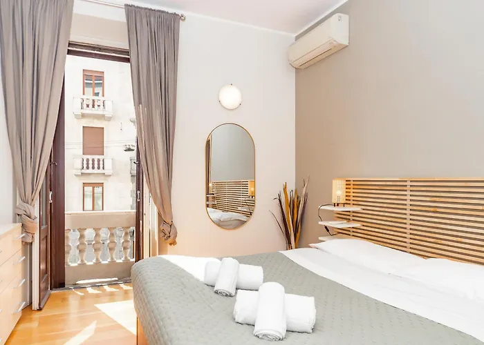 Youhosty - Arco Della Pace Apartament